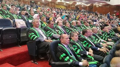 رئيس جامعة كفر الشيخ يؤكد ضرورة مراجعة مناهج التعليم (صور)