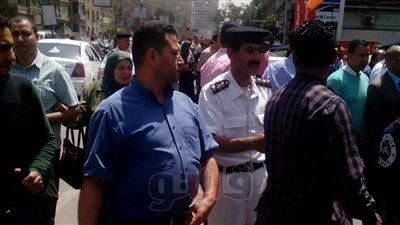 تجمع العشرات أمام مجلس الدولة للمطالبة بتطبيق 