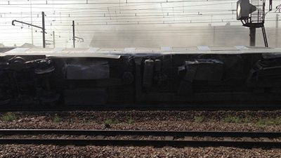 بالصور .. فرنسا: 8 قتلى على الأقل بخروج قطار عن سكته