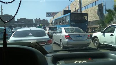 حالة المرور اليوم.. زحام بطريق الإسكندرية الزراعي وشارع فيصل 