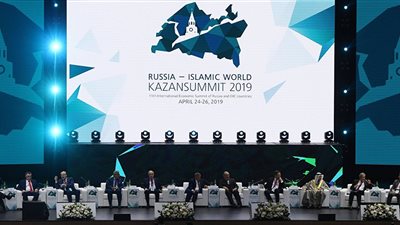 سفير مصر بروسيا: اتفاقيات عديدة بين القاهرة وموسكو بمجال الاستثمار