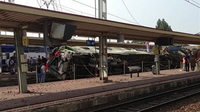7 قتلى وعشرات الجرحى في خروج قطار عن مساره بـ