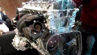 بالفيديو.. طريقة عمل محرك السيارة من الداخل