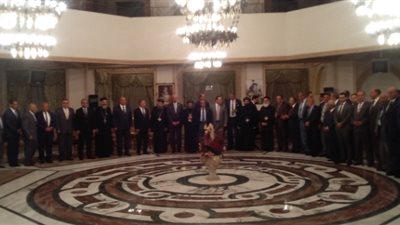 الأنبا بافلي يستقبل قيادات الإسكندرية بالكنيسة المرقسية (فيديو)