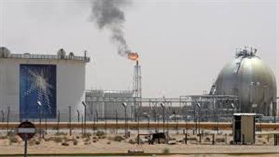 جريدة الرياض ترجح رفع إنتاج النفط السعودي لتعويض الغياب الإيراني