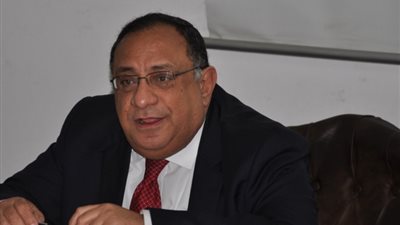 رئيس جامعة حلوان يهنئ البابا تواضروس بعيد القيامة