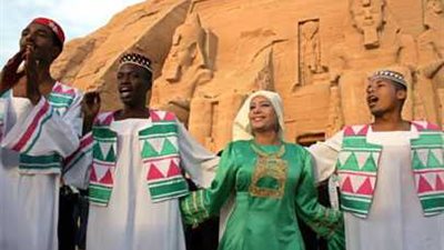 «عادات الزواج في النوبة».. قبل وبعد التهجير بساقية الصاوى