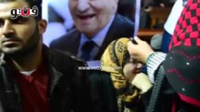 بالفيديو.. بكاء سيدة من أنصار مبارك بعد رفض طعن «قصور الرئاسة»
