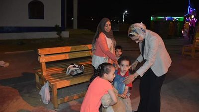 نائب محافظ الوادي الجديد تتفقد أماكن احتفالات المواطنين بأعياد الربيع (صور)