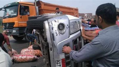 مصرع مواطن وإصابة آخر في انقلاب سيارة بالوادي الجديد