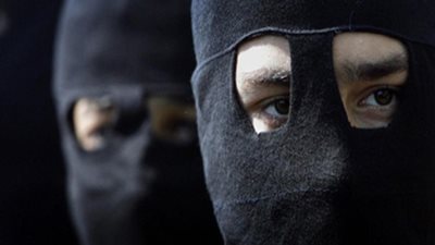 شاهدة عيان: سيارة العقيد الشهيد بالجيزة احترقت بفعل رصاصات الملثمين