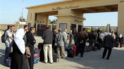 عبور 900 فرد بين مصر وغزة