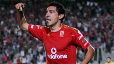 الجهاز الفنى ولاعبو الأهلي يكرمون بركات وغالى