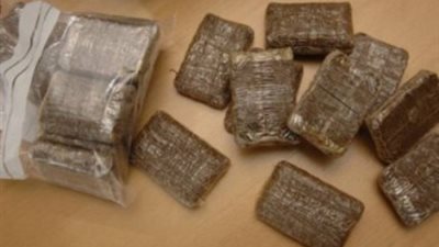 ضبط عامل بحوزته 2 كيلو حشيش بمطار سوهاج