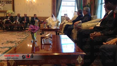 عمرو موسي يبحث مع أمير الكويت سبل دعم الاقتصاد المصري
