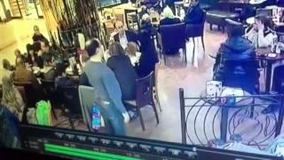 بالفيديو.. لحظة سرقة حقيبة فتاة في مول «صن سيتي» بالقاهرة