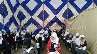 بالصور.. الحملة الشعبية بالخانكة تجهز لجان الامتحانات بمعهد للفتيات