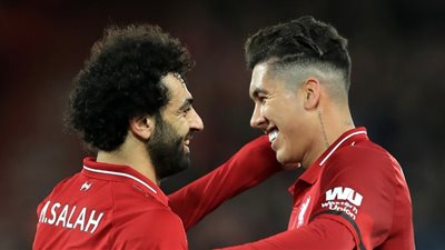 برشلونة وليفربول.. محمد صلاح وفيرمينو على رأس قائمة الريدز