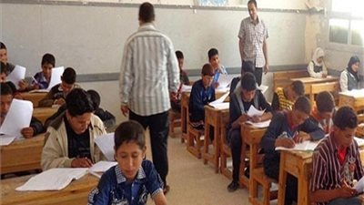 «الامتحانات بتتسرق».. سوهاج تضطر لإلغاء اختبار الصف الثاني الثانوي بعد سرقته.. وقائع القليوبية والشرقية الأشهر.. خبير تربوي يوضح طرق وقف الكارثة.. و«بسيوني» يضع روشتة التأمين