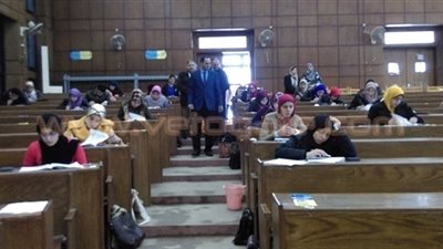 أغرب أسئلة الامتحانات في الجامعات.. إعلام القاهرة تسأل الطلاب عن «حكم الدين في الموسيقى».. و«مشروعية القوات المسلحة في إصدار بيان 3 يوليو» في امتحان «الحقوق»