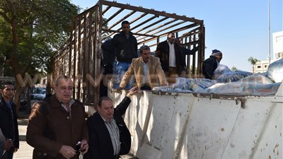 بالفيديو والصور.. طرح سلع استهلاكية بأسعار مدعمة بالفيوم