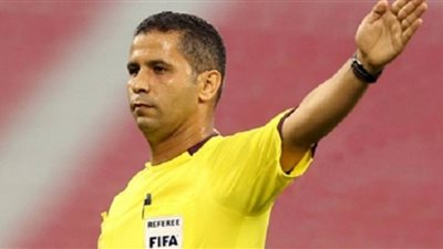 محمود عاشور حكما لمباراة الأهلي وطلائع الجيش بالدوري