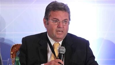 هشام توفيق يوافق على محاكمة 4 مسئولين بـ«النصر للأسمدة» (مستند)