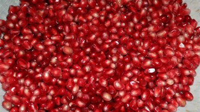 الرمان يقي من سرطان الثدي وقشوره تقضي على الالتهابات