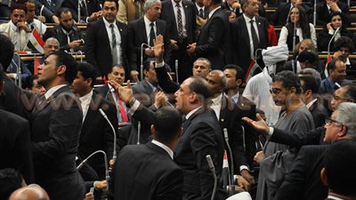 15 صورة ترصد المشادات بين النواب تحت قبة البرلمان