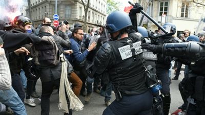 تظاهرات عمالية ببعض دول العالم رفضًا لأوضاعهم (فيديو)