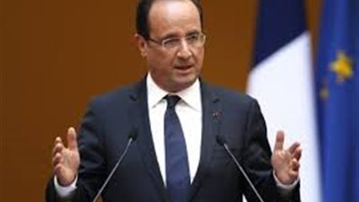 الرئيس الفرنسى يكشف عن الطابع البريدى الجديد للبلاد