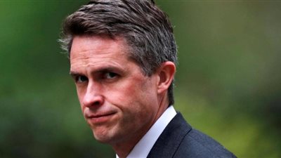 حروب الجيل الـ 5.. تسريب اجتماع ينهي مستقبل وزير دفاع بريطانيا