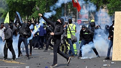 إصابة 220 شخصا والقبض على 330 باشتباكات يوم العمال في باريس