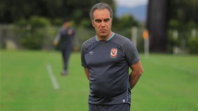 لاسارتي يجتمع مع جهازه المعاون.. تعرف على التفاصيل