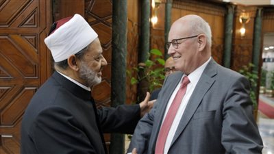 نائب ألماني: نحرص على الاسترشاد بآراء شيخ الأزهر (صور)