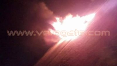 إخوان الشرقية يقطعون طريق كفر صقر بإطارات السيارات