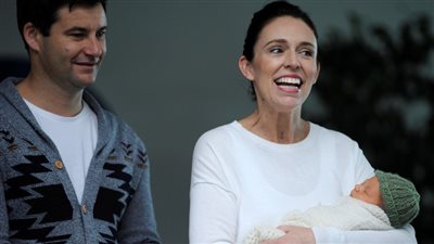 بعدما نالت إعجاب العالم.. رئيسة وزراء نيوزيلندا تقرر الزواج (صور)