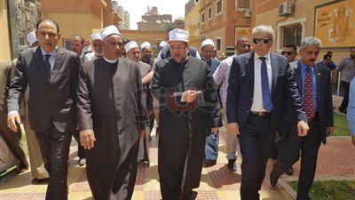 وزير الأوقاف من المنيا: توفير 500 طن سلع غذائية لتوزيعها خلال رمضان.. تخصيص 6 ملايين جنيه لمساعدة الأسر الأكثر احتياجا.. تنظيم 12 ألف ملتقى فكري.. وافتتاح مدرسة دينية للصم والبكم لأول مرة (صور)