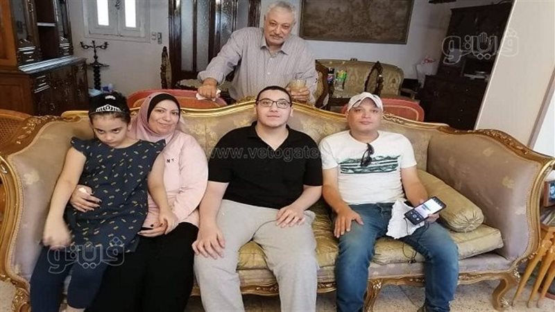 مراسل فيتو مع أسرة