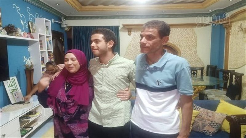 فرحة وزغاريد داخل