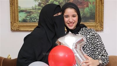 الأولى على الجمهورية علمي علوم: مش مصدقة نفسي.. وبحلم بكلية الطب | فيديو