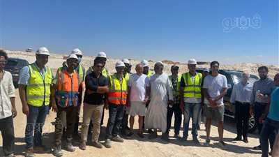 نجيب ساويرس ينشر صورة من موقع العمل في مشروع سيلفر ساند