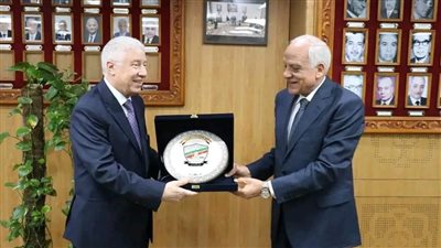 محافظ الجيزة يهنئ رئيس قضايا الدولة بتولي مهام منصبه | صور