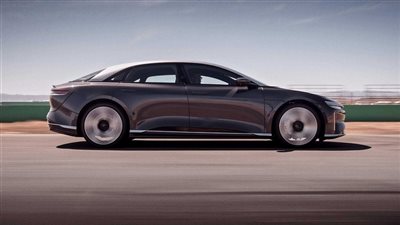 إيلون ماسك يسخر من معدل الإنتاج البطيء لـ