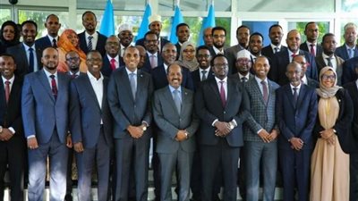 البرلمان الصومالي يمنح حكومة بري الثقة بأغلبية ساحقة