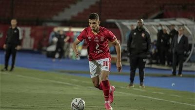 كوكا يقود وسط الأهلي أمام المصري 