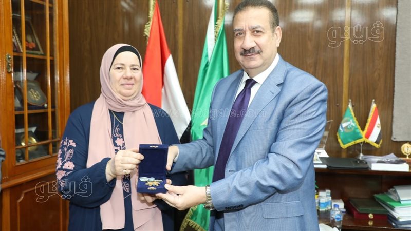 محافظ المنوفية والام