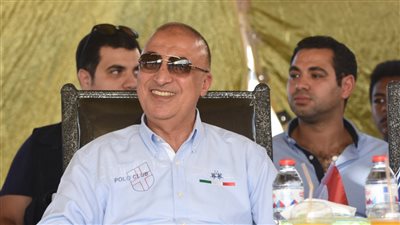 محافظ الإسكندرية يشهد مباراة منتخبي مصر وغانا لكرة القدم الشاطئية