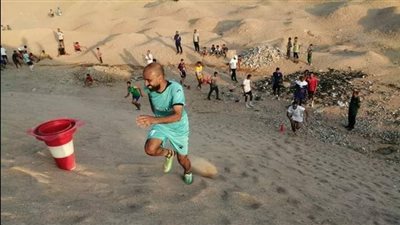 تدريبات شاقة للاعبي الشبان المسلمين بقنا على الرمال استعدادا لـ القسم الثاني | صور