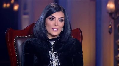 حورية فرغلي: والدي ووالدتي اتطلقوا وأنا عندي يومين.. وعشت مع مرات أبويا | فيديو